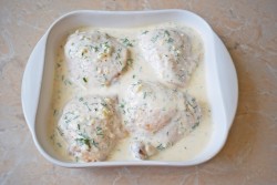 название картинки Курица в сливочном соусе в духовке