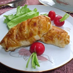 Куриное филе в слоеном тесте