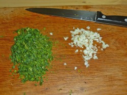 название картинки Куриное филе в сметанном соусе на сковороде с грибами