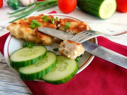 Куриное филе в сухарях на сковороде