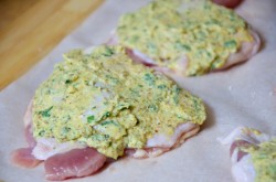 Куриные бедра с хрустящей корочкой в духовке