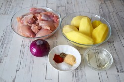 Куриные бедрышки с картошкой