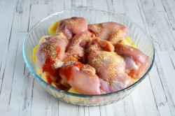 Куриные бедрышки с картошкой