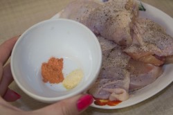 название картинки Куриные бедрышки в мультиварке с картошкой