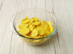 Куриные голени с картошкой в духовке