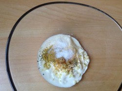 Куриные голени в сметане в духовке - шаг 2