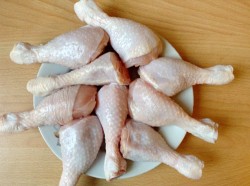 Куриные голени в сметане в духовке - шаг 3