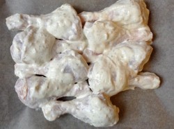 Куриные голени в сметане в духовке - шаг 5