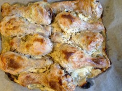 Куриные голени в сметане в духовке - шаг 6