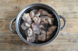 Куриные желудки на сковороде