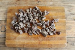 Куриные желудки на сковороде