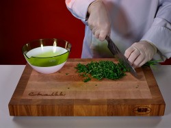 Куриные котлеты тапака с зеленью - шаг 2