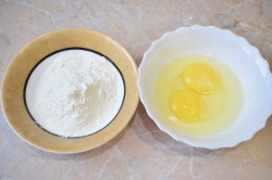 Куриные крылышки в кляре на сковороде - шаг 2 Куриные крылышки в кляре на сковороде - шаг 2