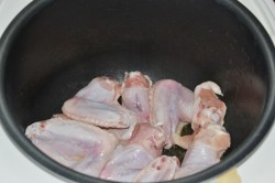 название картинки Куриные крылышки в мультиварке
