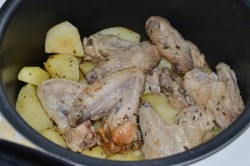 название картинки Куриные крылышки в мультиварке