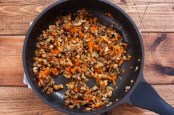 Фаршированные куриные ножки в духовке