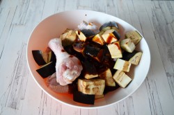 название картинки Куриные ножки с баклажанами в соусе терияки