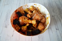 название картинки Куриные ножки с баклажанами в соусе терияки