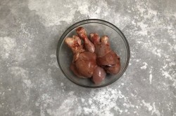 Куриные ножки с грибами в духовке