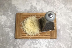 Куриные ножки с грибами в духовке