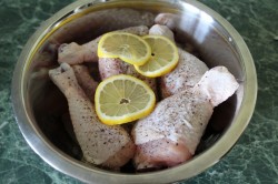 Куриные ножки с лимоном в фольге в духовке