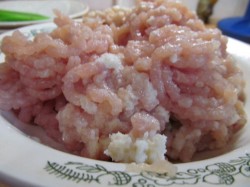 Куриные паровые котлеты в микроволновке