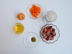 название картинки Куриные сердечки с рисом