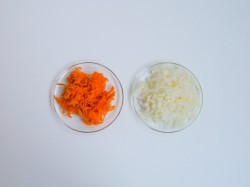 название картинки Куриные сердечки с рисом