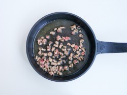 название картинки Куриные сердечки с рисом