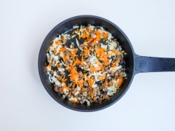 название картинки Куриные сердечки с рисом