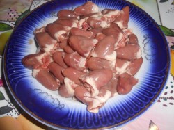 название картинки Куриные сердечки в сырном соусе