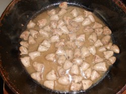 название картинки Куриные сердечки в сырном соусе