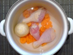 название картинки Куриный бульон с вермишелью