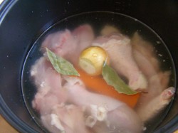 Куриный бульон в мультиварке