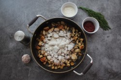 название картинки Куриный гуляш с шампиньонами