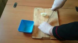 Куриный жульен в слоеном тесте в воловане