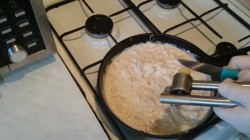 Куриный жульен в слоеном тесте в воловане