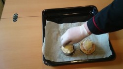 Куриный жульен в слоеном тесте в воловане