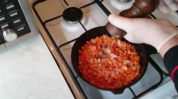 название картинки Куриный окорочок фаршированный овощами