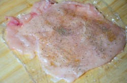 название картинки Куриные рулетики с грибами и сыром в духовке