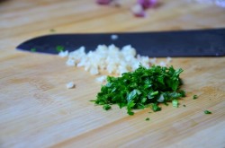 название картинки Куриные рулетики с грибами и сыром в духовке