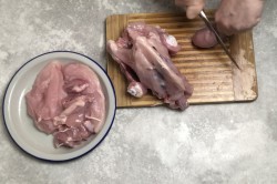 Куриный рулет с желатином - шаг 3