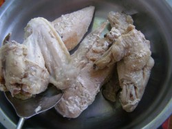 Куриный рулет в бутылке