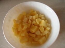 Куриный суп с картошкой клецками и курицей