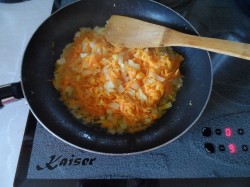 Куриный суп с картошкой клецками и курицей