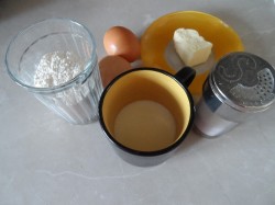 Куриный суп с картошкой клецками и курицей