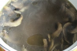 название картинки Куриный суп с шампиньонами и плавленным сыром