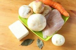 название картинки Куриный суп с шампиньонами и плавленным сыром