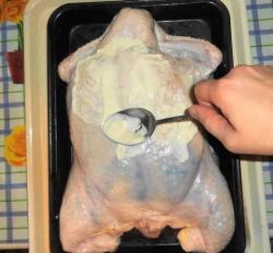 название картинки Новогодняя курица с грибами и блинами