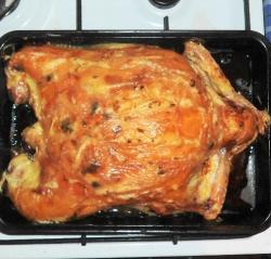 название картинки Новогодняя курица с грибами и блинами